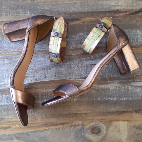 🆕🌿METALLIC LEATHER SANDALS🌿 - Picture 6 of 10